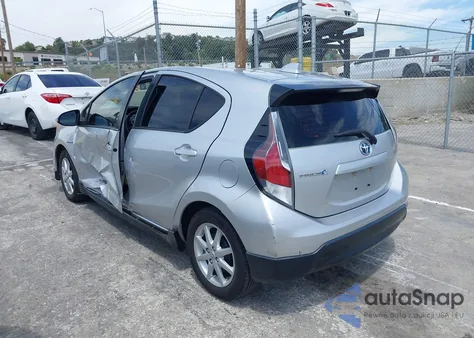 2017 Toyota Prius C One из США, поврежденный, VIN JTDKDTB31H1594528